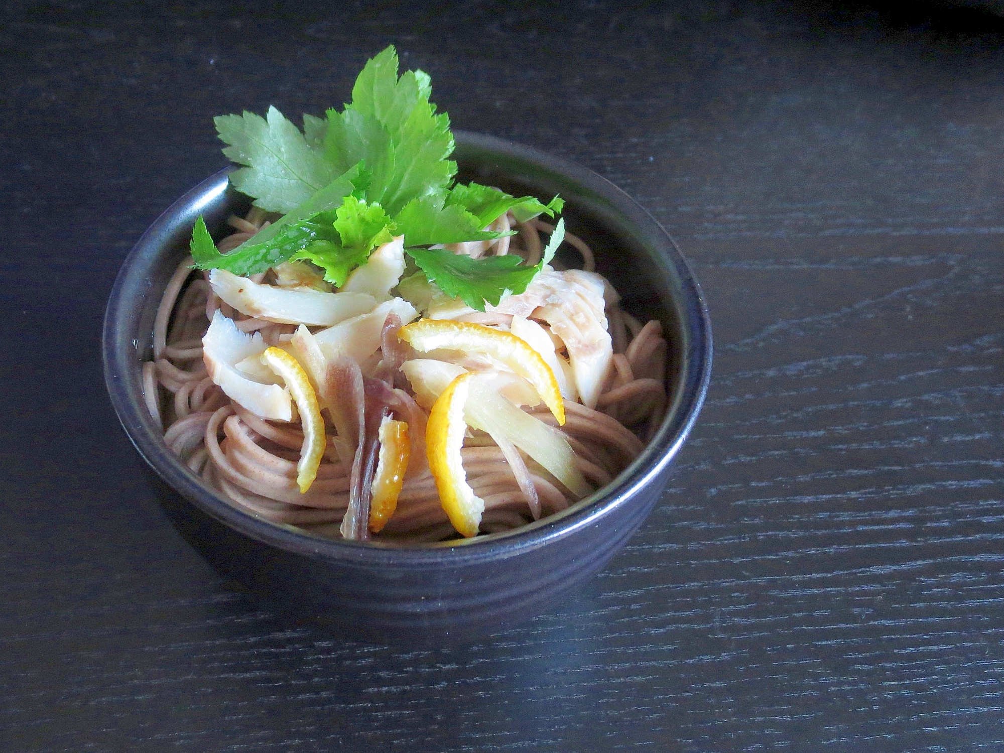 えぼ鯛の干物で　さかな蕎麦