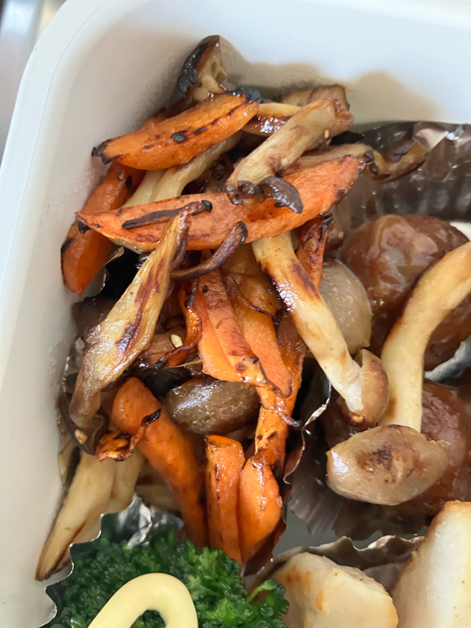 弁当用　しめじとにんじんの炒め物