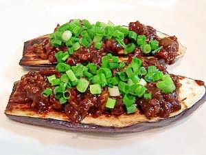 おいし～ナスの肉味噌のせ♪