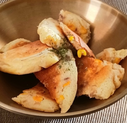 ツナコーン入りドデカお食事パンケーキ