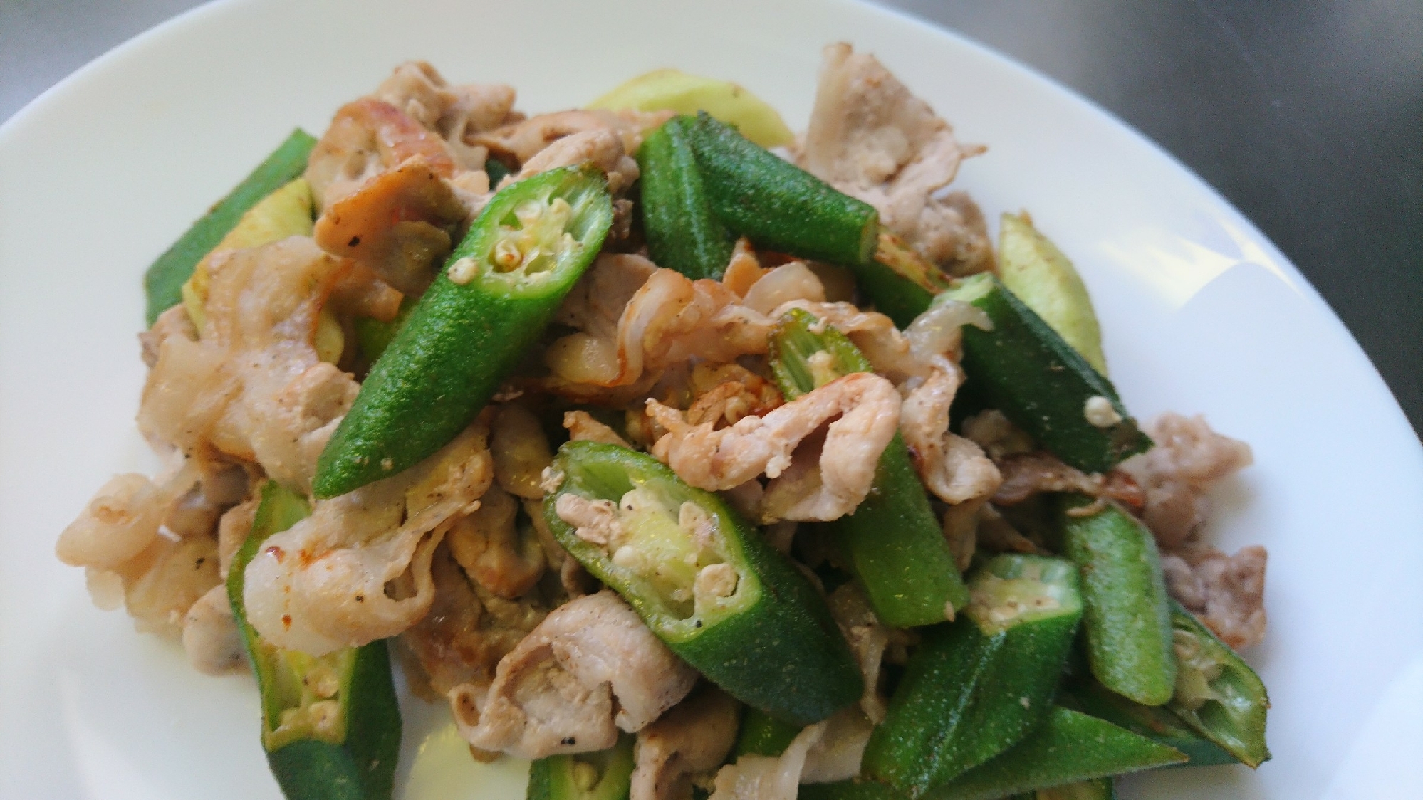 簡単!おくらと豚肉の炒め物(´ 3`)