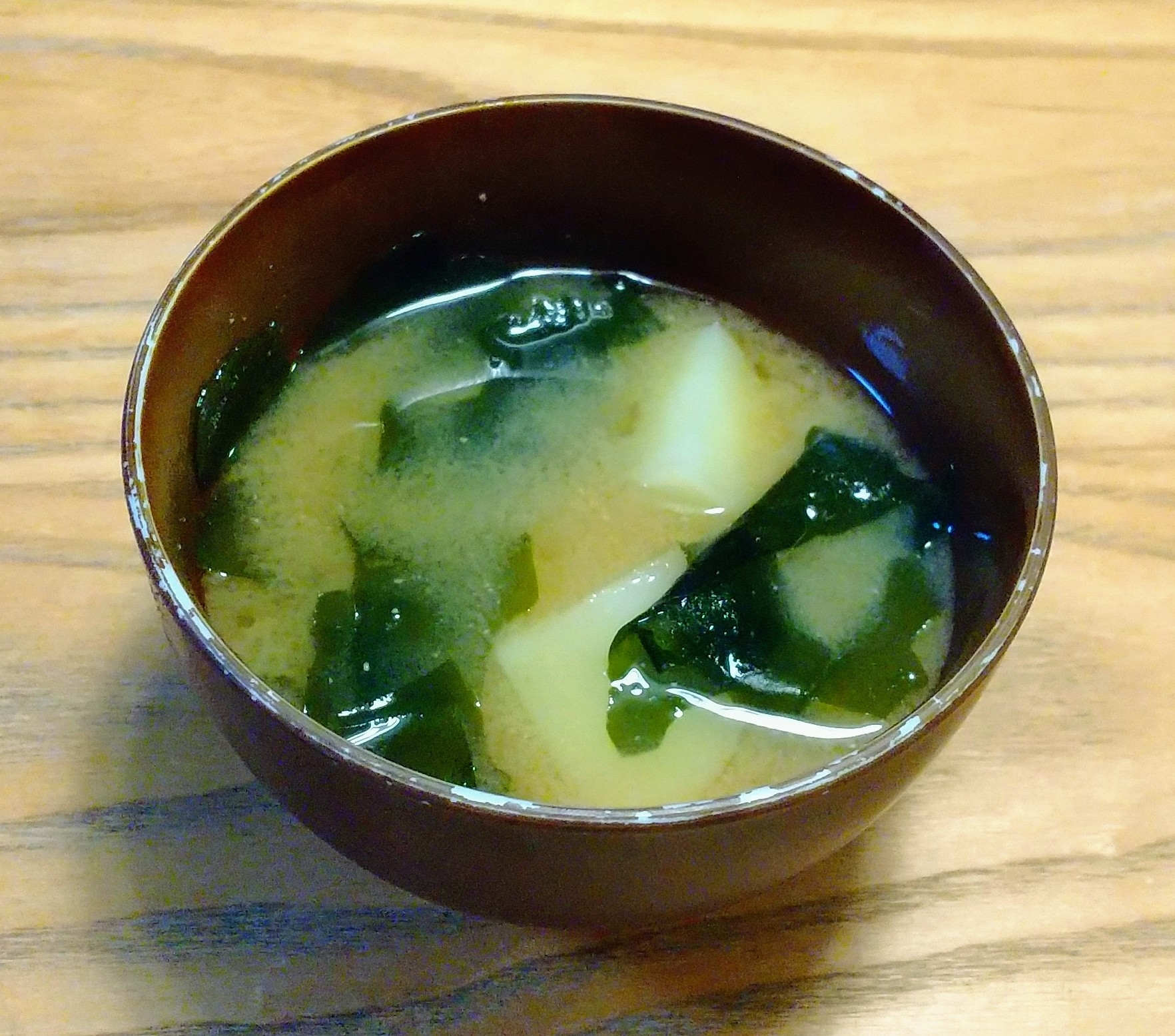 簡単 じゃがいもとわかめの味噌汁 レシピ 作り方 By Yuri Cafe 楽天レシピ