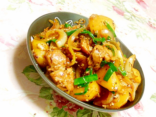 コンガリ焼いて❤鶏もも肉と玉ねぎ＆馬鈴薯ニラ炒め❤