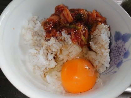 栄養満点！キムチ卵かけご飯