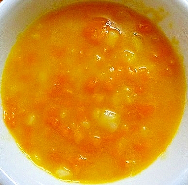 離乳食中期　にんじん＆じゃがいも入りかぼちゃスープ