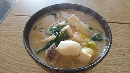 栄養たっぷり酒粕の味噌汁（具だくさんな粕汁）