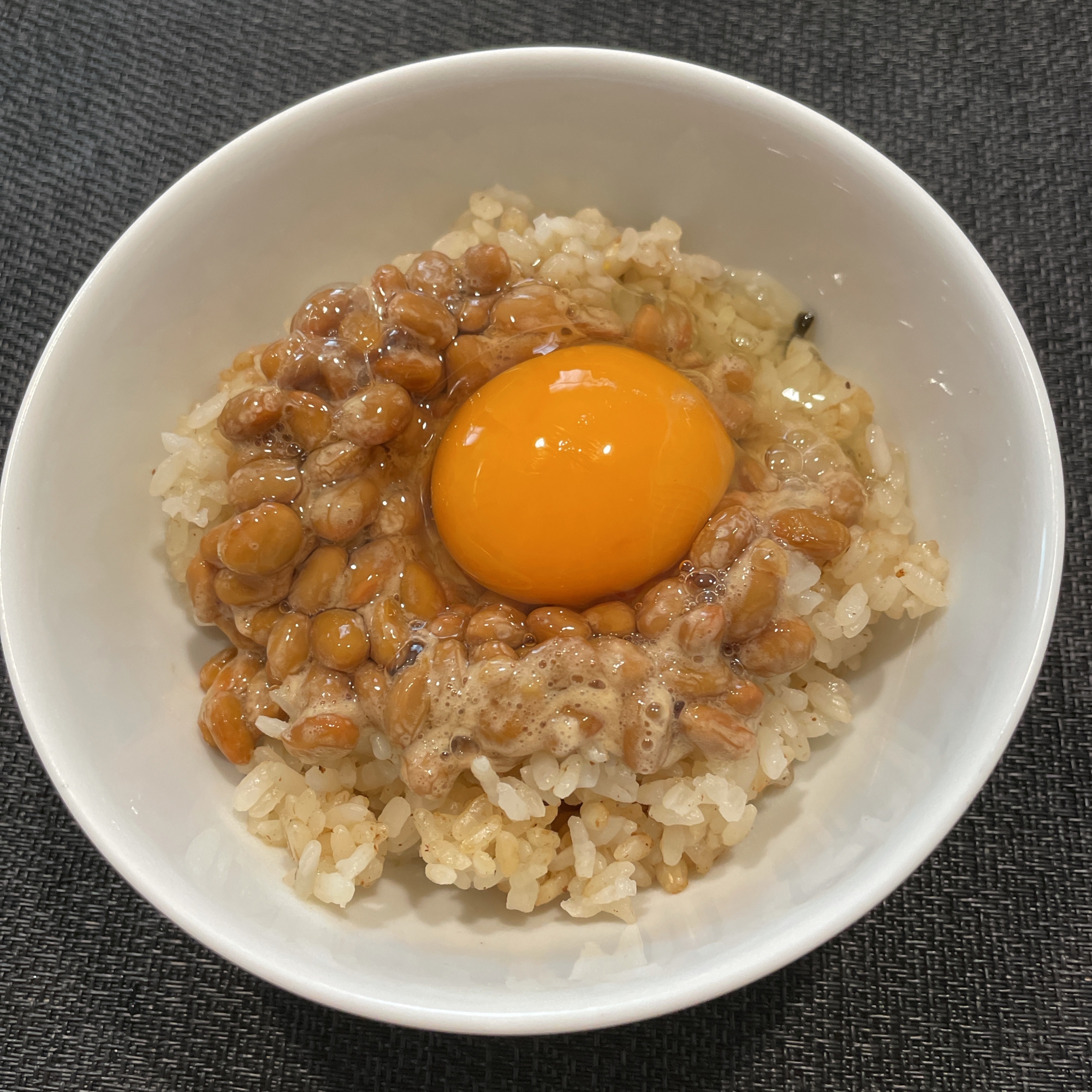 ふわふわ納豆と卵で♪つるりんお月見丼