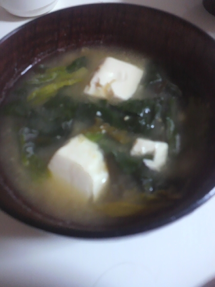 豆腐と新じゃがいもとほうれん草の味噌汁