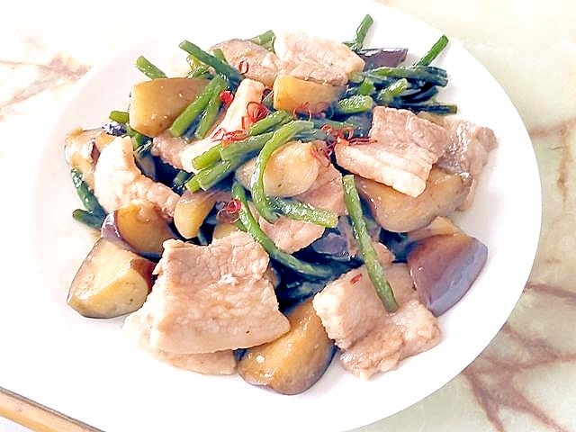 スタミナ出る!豚バラとニンニクの芽のオイスター炒め