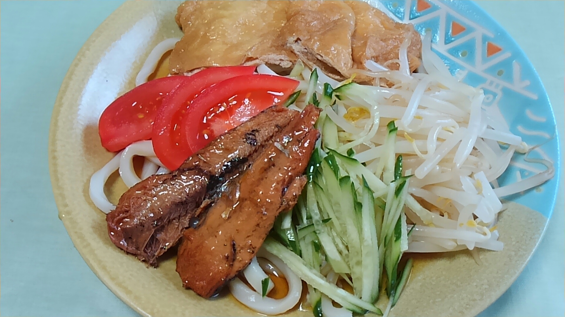 サンマの蒲焼き入り冷やしキツネうどん＊