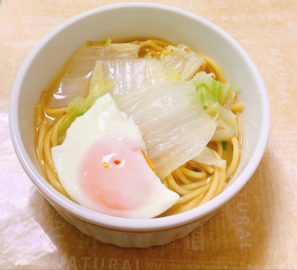 卵と白菜入りチキンラーメン！