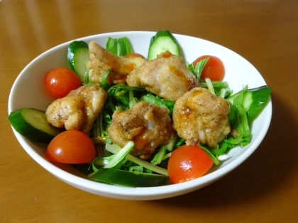 水菜と鶏唐揚げのサラダ