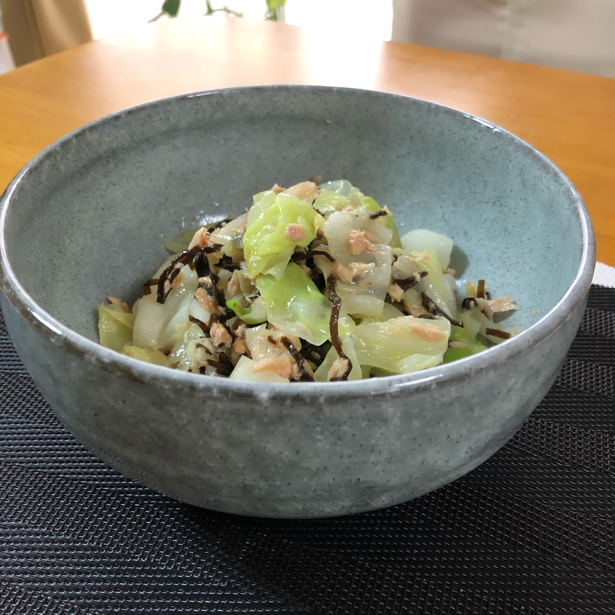 フライパンで簡単キャベツとツナの塩昆布和え