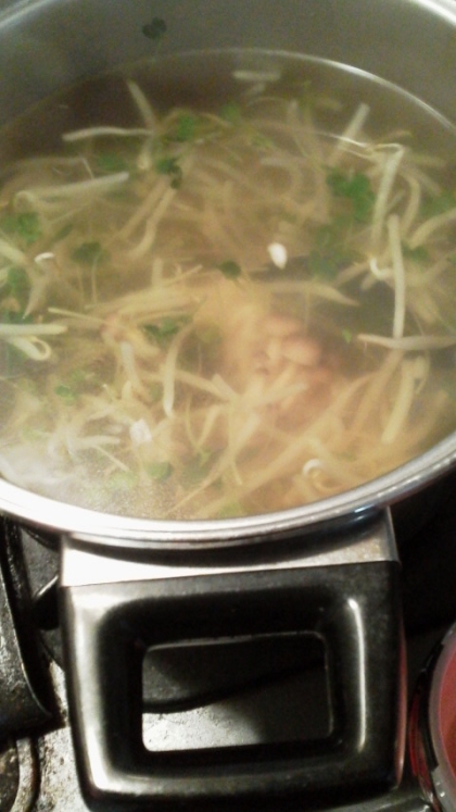 もやしとしめじの中華スープ