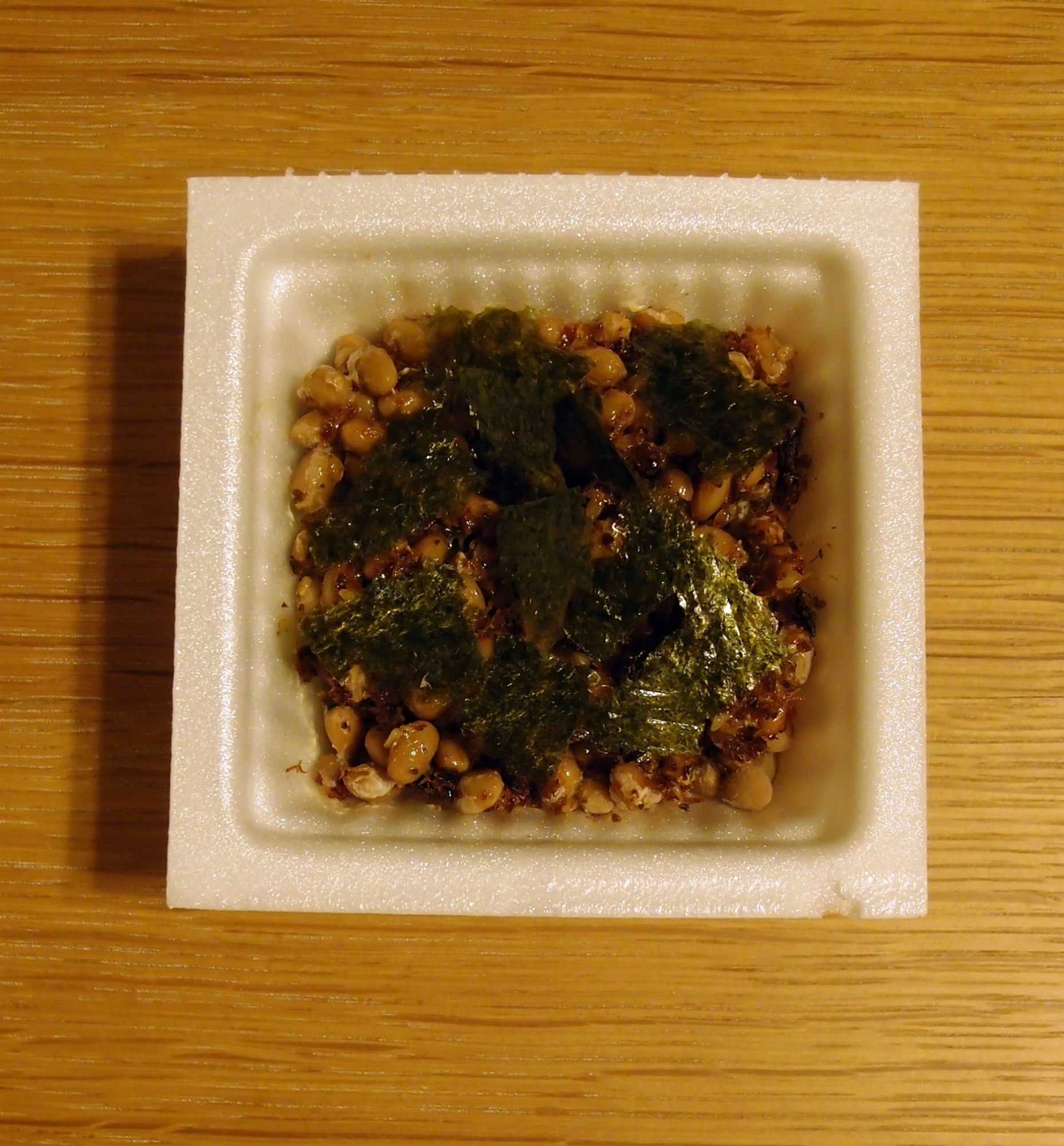 白いご飯によく合う！錦松梅と味付け海苔の納豆