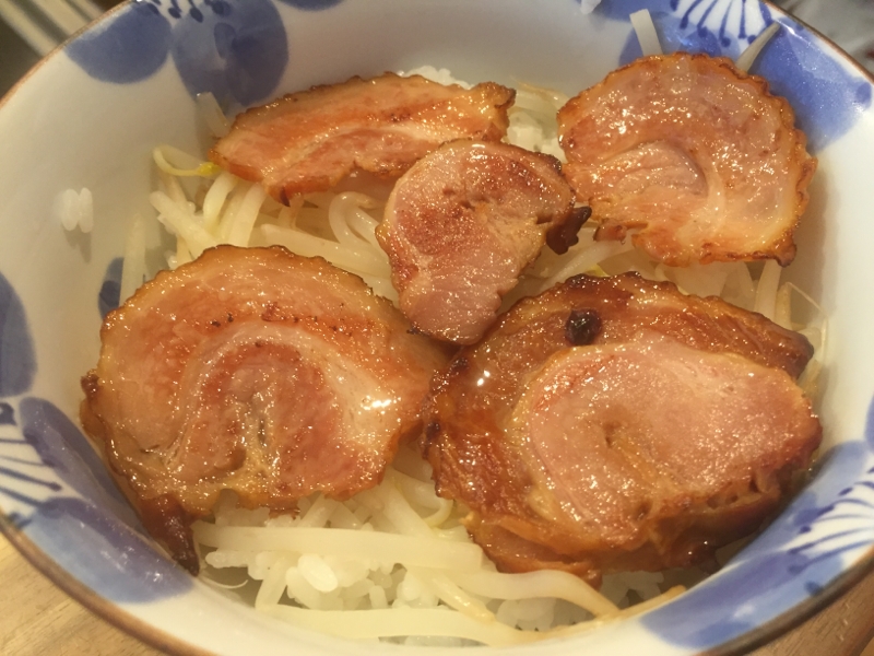 焼き豚もやし丼