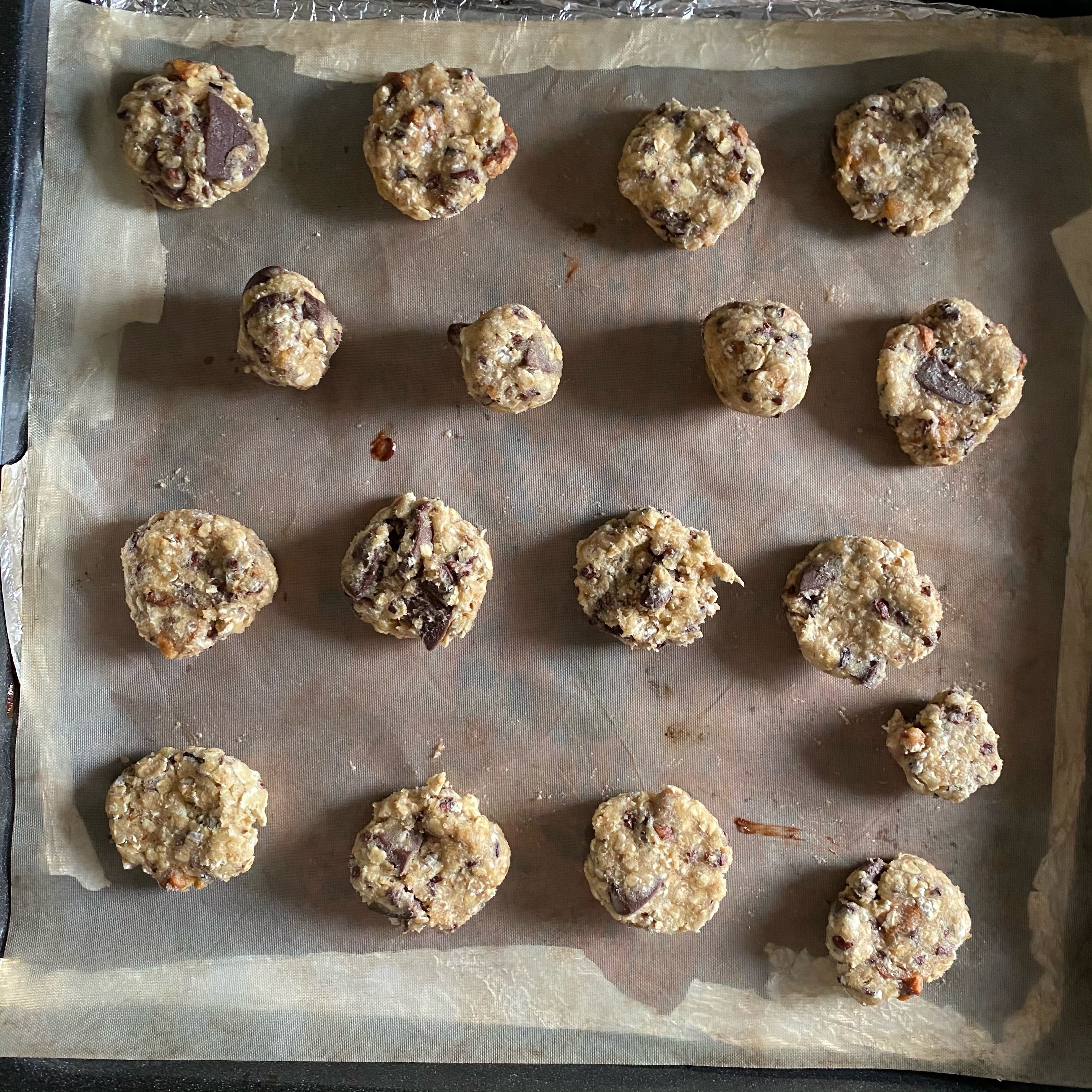 カカオ香るオートミールとチョコチャンクのクッキー