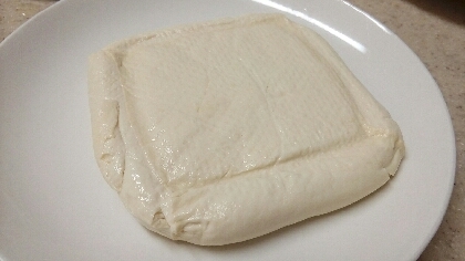 木綿豆腐で水切りしました。
いつもと違う食感が
とても新鮮でした。