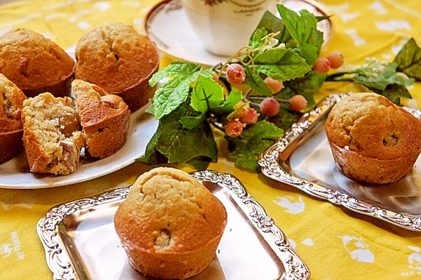 ビックリする程ふわふわ 栗の甘露煮入りカップケーキ レシピ 作り方 By プッチン5903 楽天レシピ