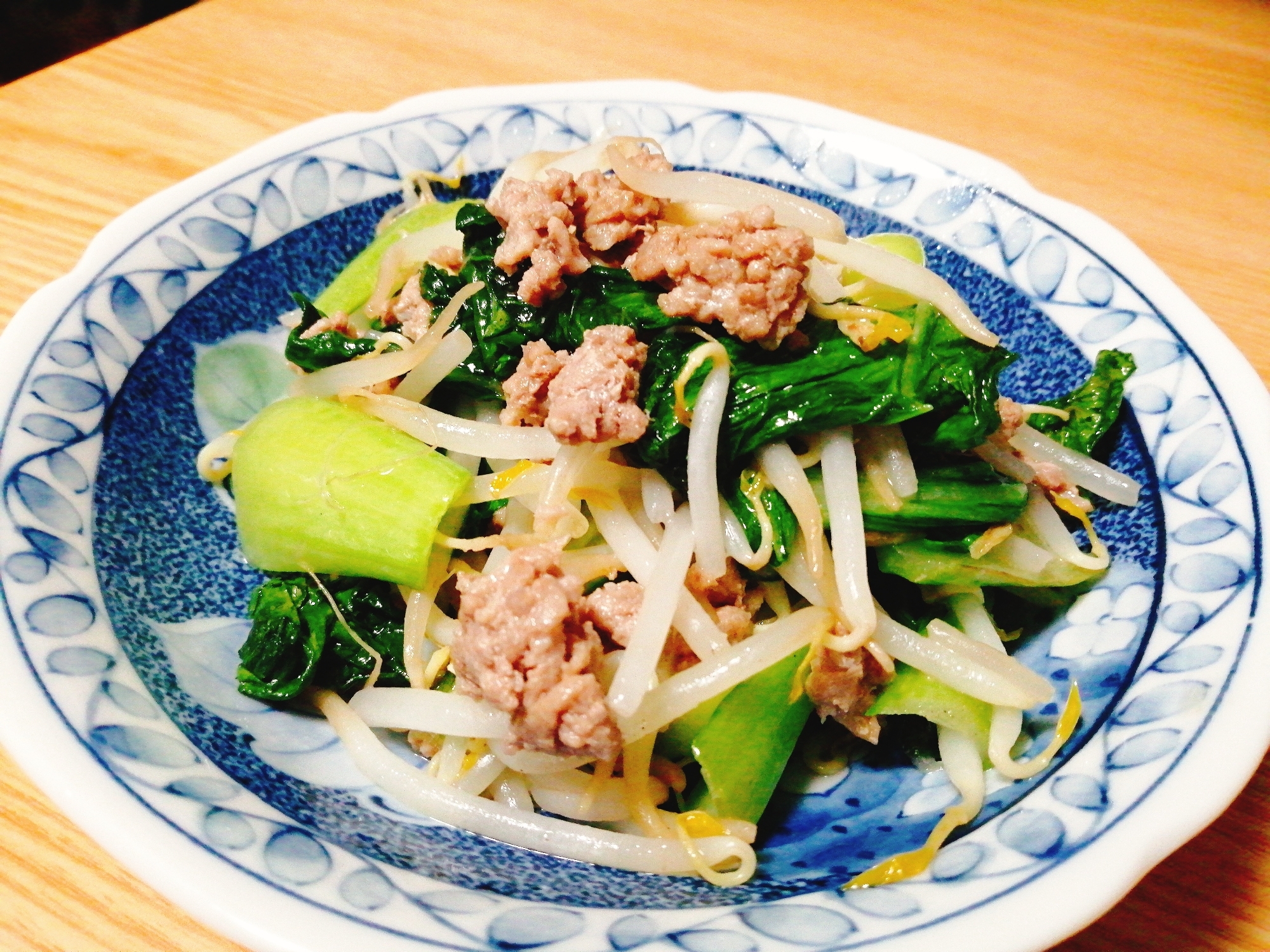 豚ひき肉ともやしとチンゲン菜のシャンタン炒め