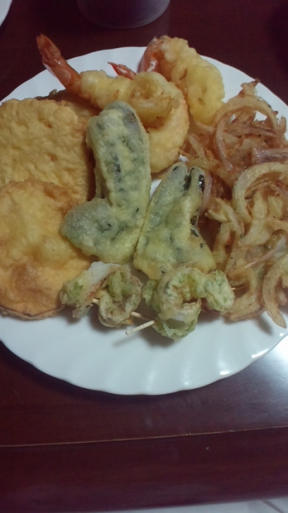 にぎやか♪♬〜野菜とグルグルちくわの天ぷら。