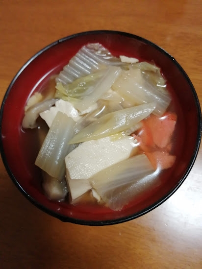 白菜をたっぷり食べられる♡ 鮭と鱈のお鍋