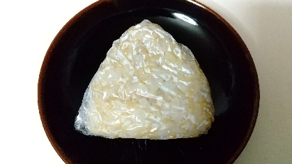胡麻油で❣️ウインナーおにぎり