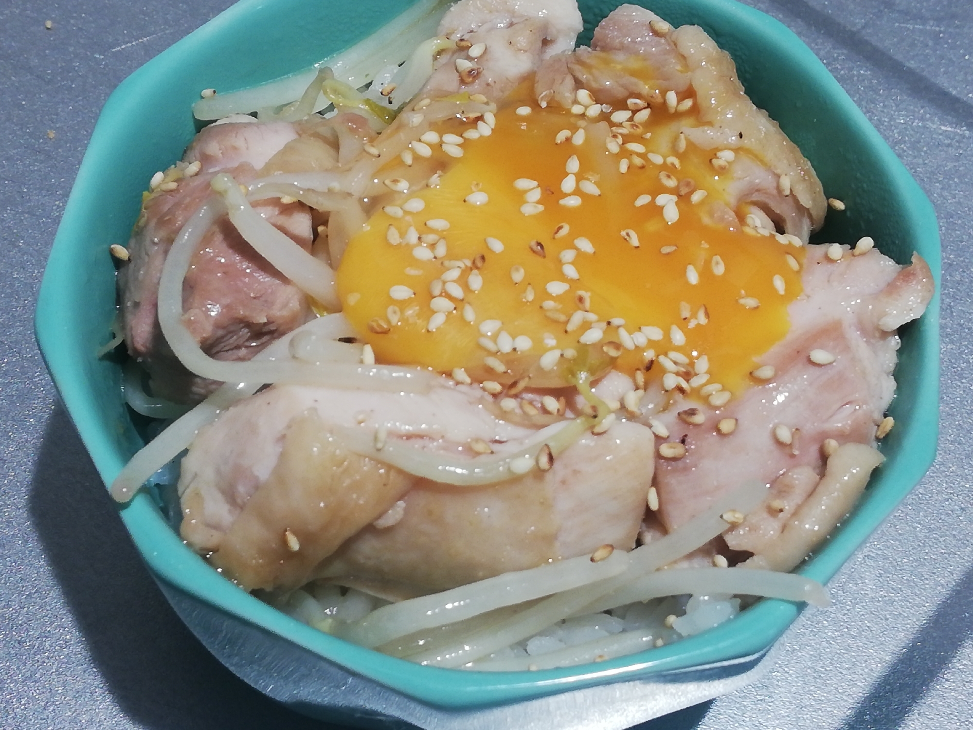 もやしで簡単！塩ダレでとじない親子丼