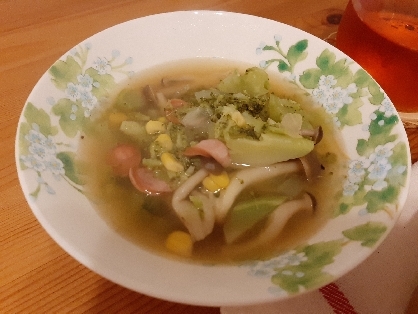 ブロッコリーと、冷蔵庫の野菜を沢山入れて作りました！簡単で美味しかったです。