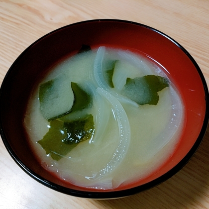 柚子胡椒♪玉ねぎわかめのお味噌汁✧˖°