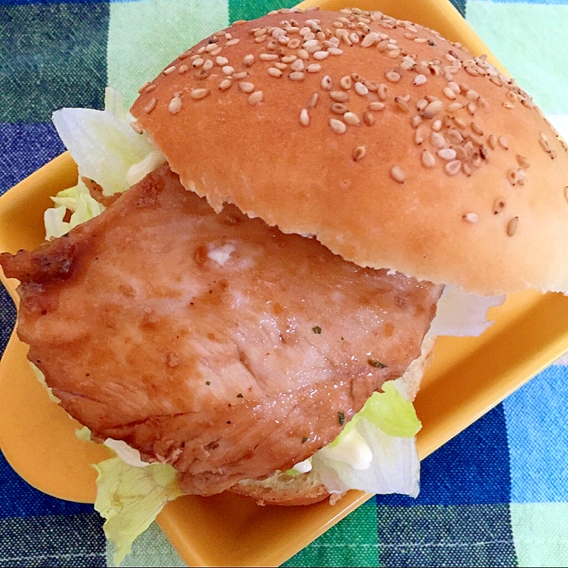 チキンとレタスのハンバーガー★