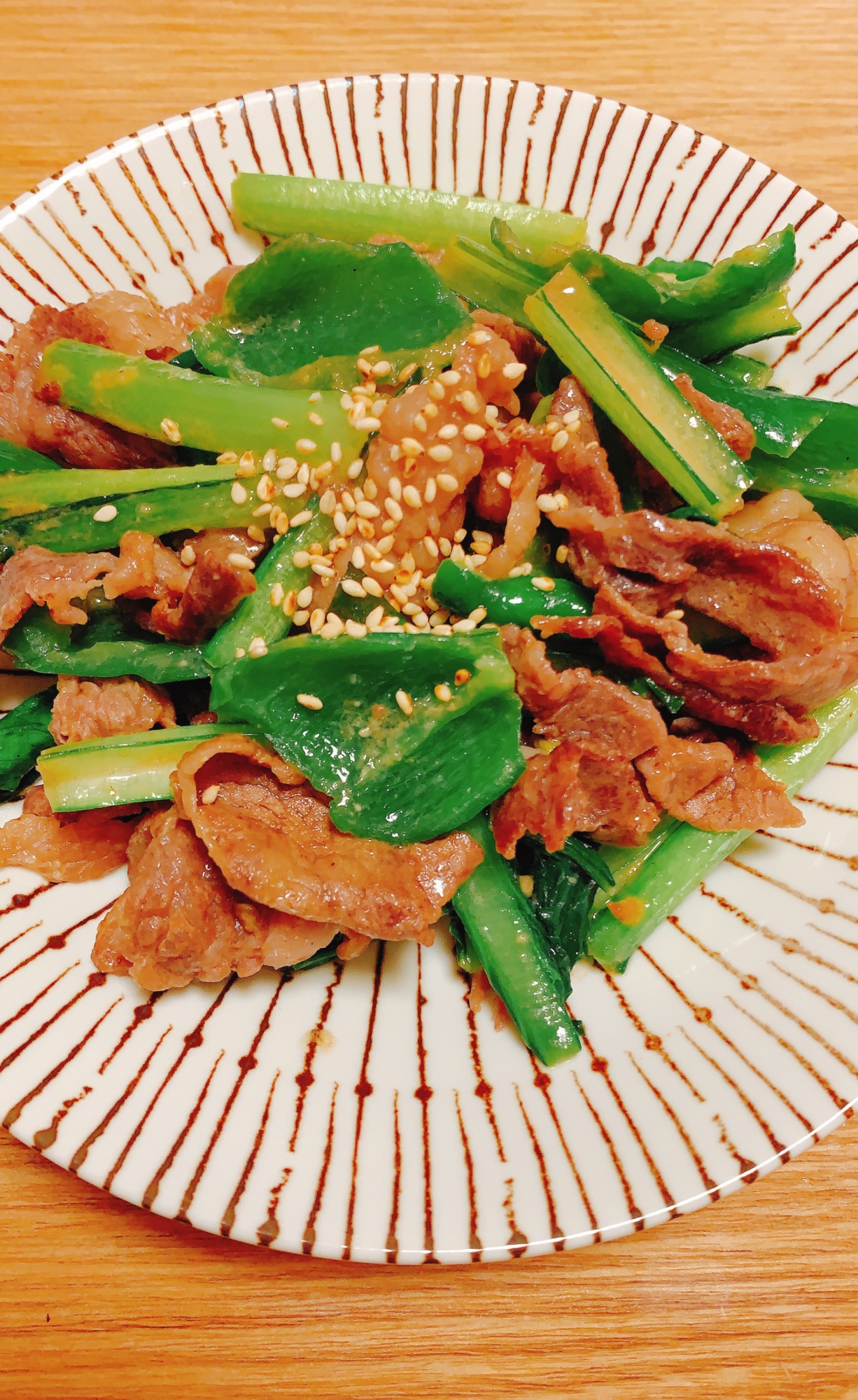 ご飯が進む！牛肉と小松菜の味噌にんにく炒め