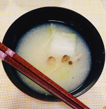 白菜としめじの冷やし味噌汁