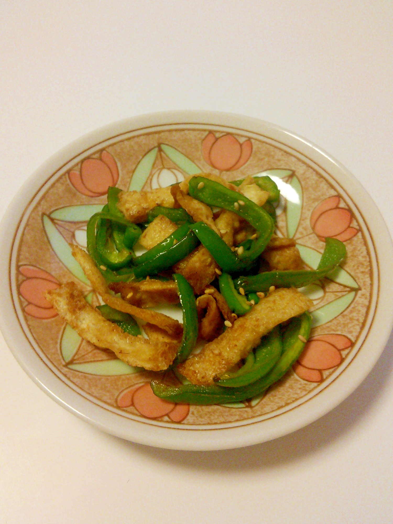 ずぼらレシピ★ピーマンと油揚げの焼き肉のタレ炒め