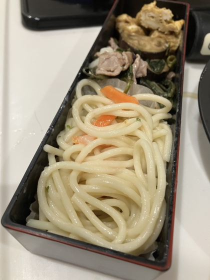 お弁当にいれました