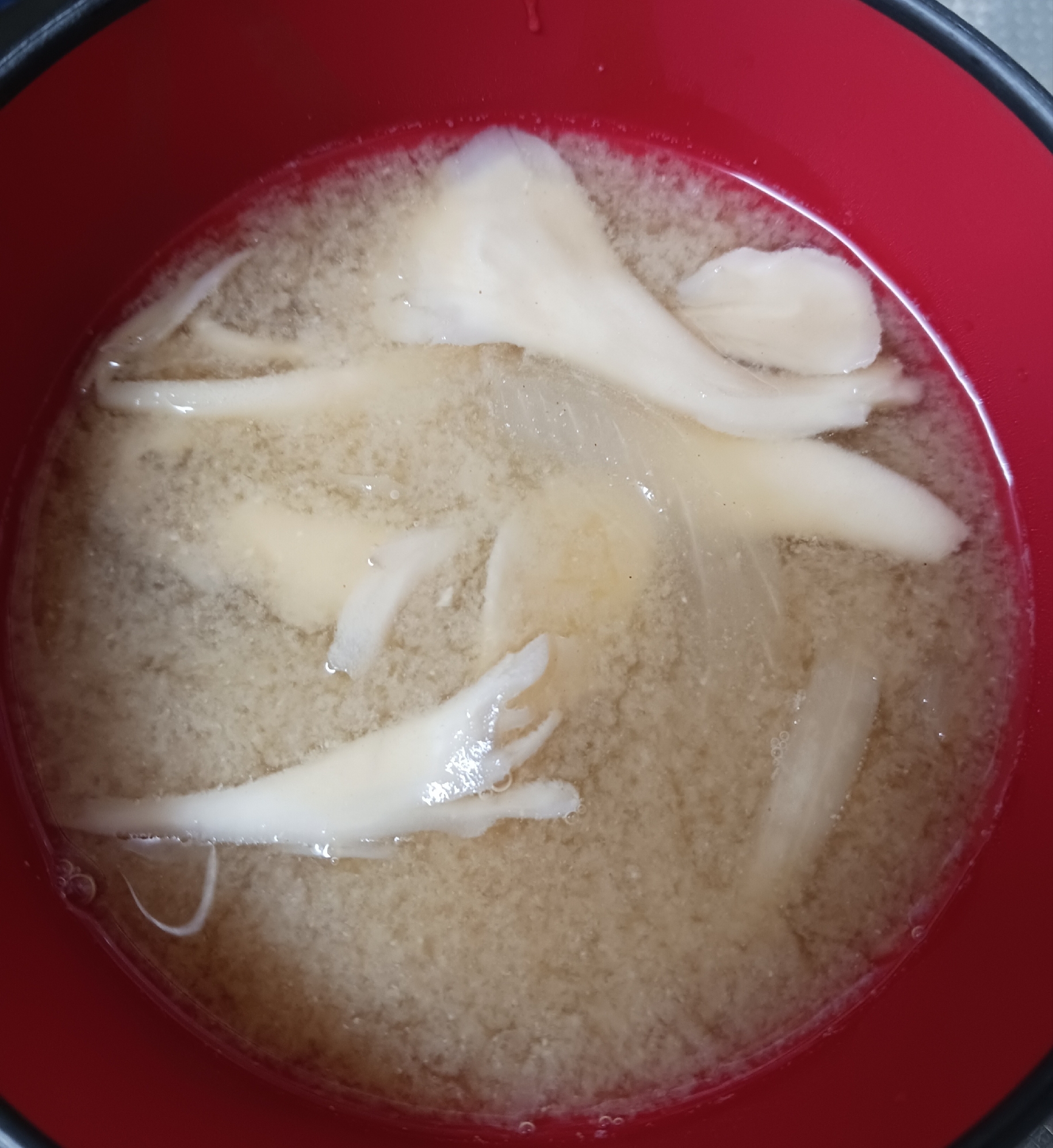舞茸と玉ねぎの味噌汁