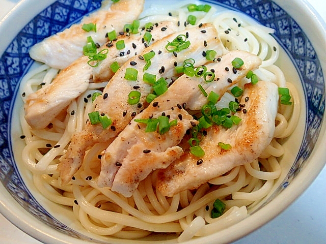 鶏肉乗せて　冷やし五島うどん♪