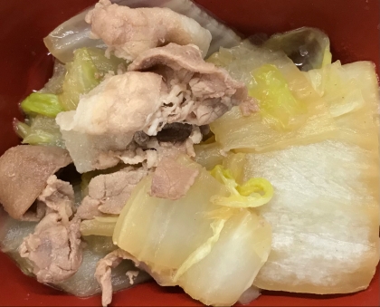 豚バラ肉で鶏白湯鍋