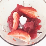 スタバ ストロベリーベリーマッチフラペチーノ風 レシピ 作り方 By Bonbon 楽天レシピ スタバ ストロベリーベリーマッチフラペチーノ風 レシピ 作り方 By Bonbon 楽天レシピ