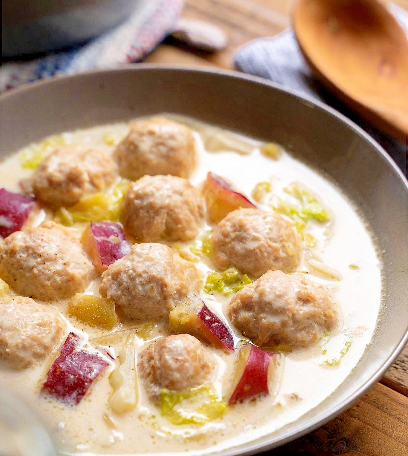 プロテインで作る鶏肉団子とさつまいものシチュー