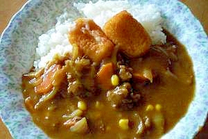 冷食使ってちょっぴり豪華！｢クリームコロッケカレー