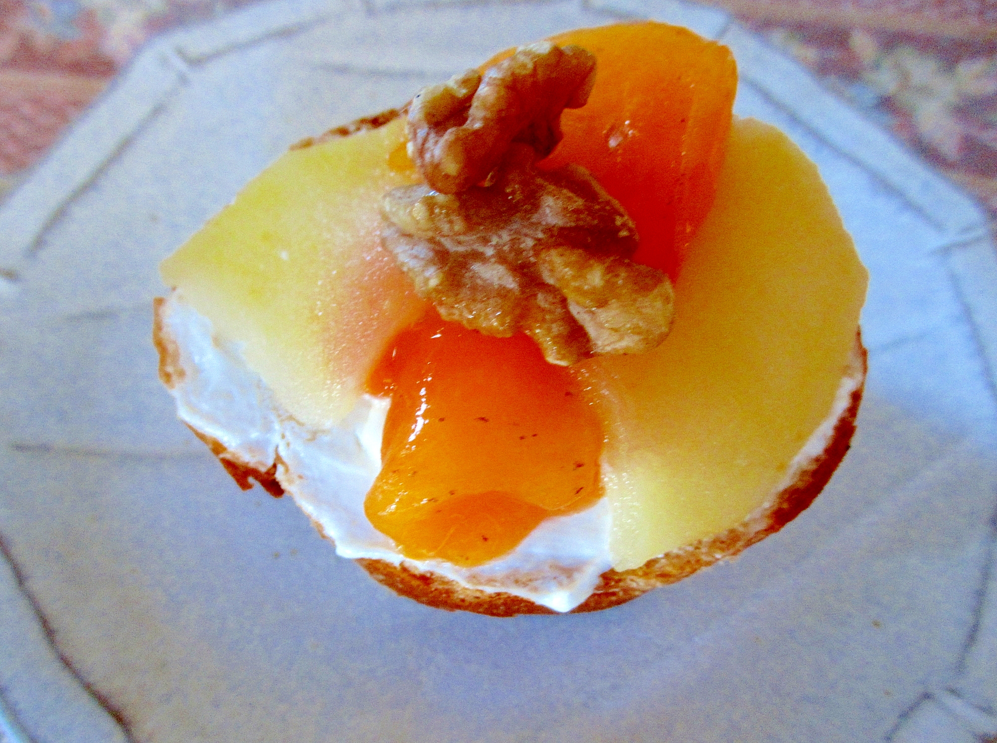 簡単☆りんごと完熟柿の水切りヨーグルトパン