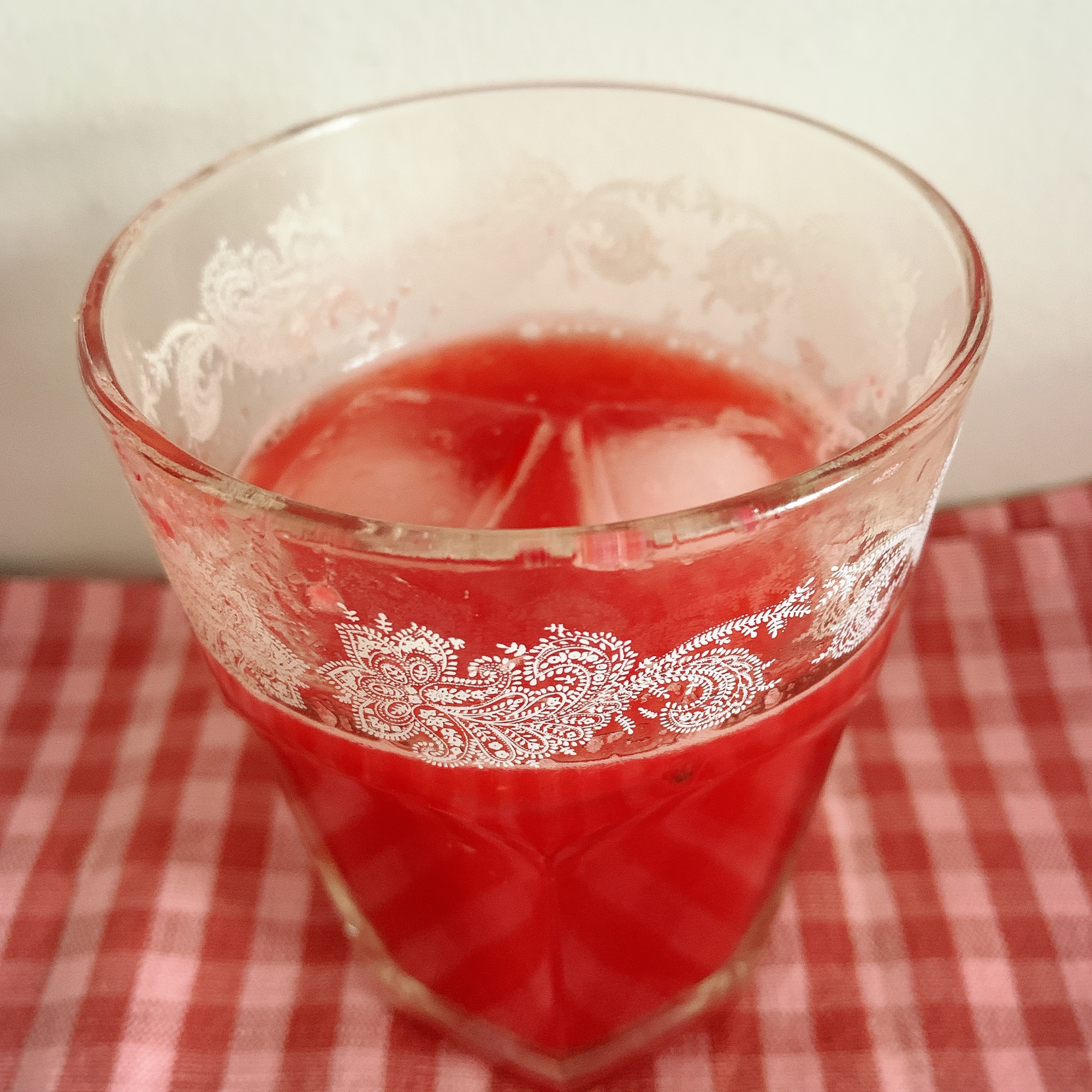 ビタミンたっぷり!ザクロ&オレンジの生ジュース