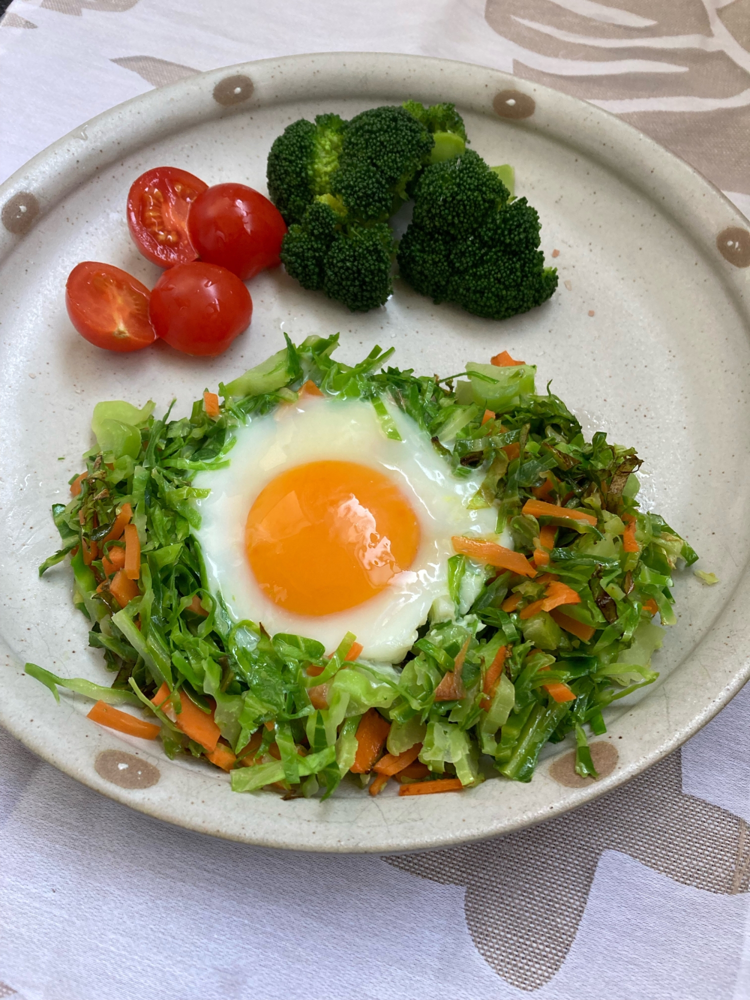 【野菜たっぷり朝食】巣篭もり卵