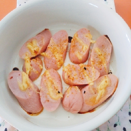 簡単おつまみ☆魚肉ソーセージの七味マヨ焼き