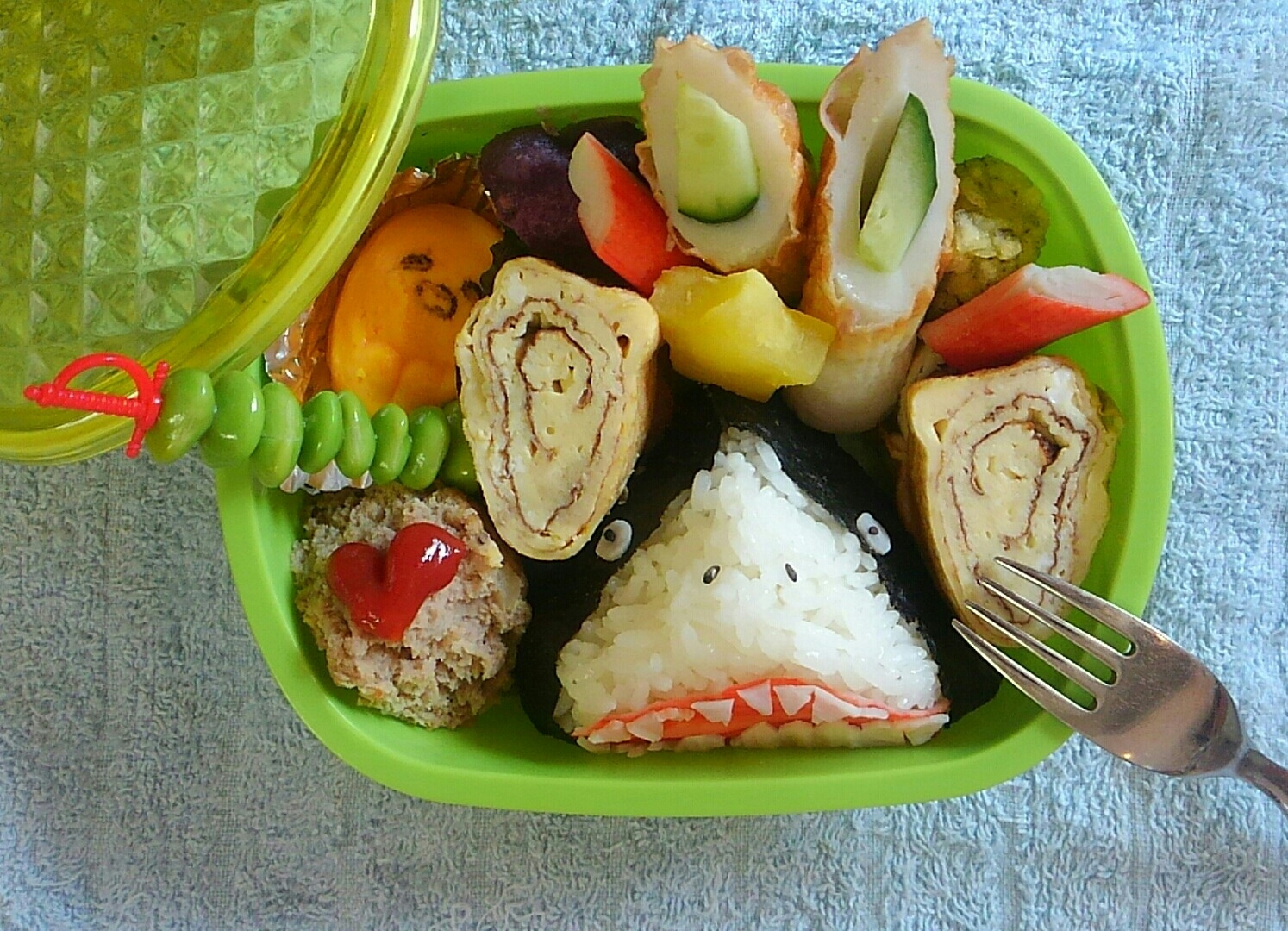 ジョーズにサメおにぎり便利 レシピ 作り方 By ユ キ 楽天レシピ ジョーズにサメおにぎり便利 レシピ 作り方 By ユ キ 楽天レシピ