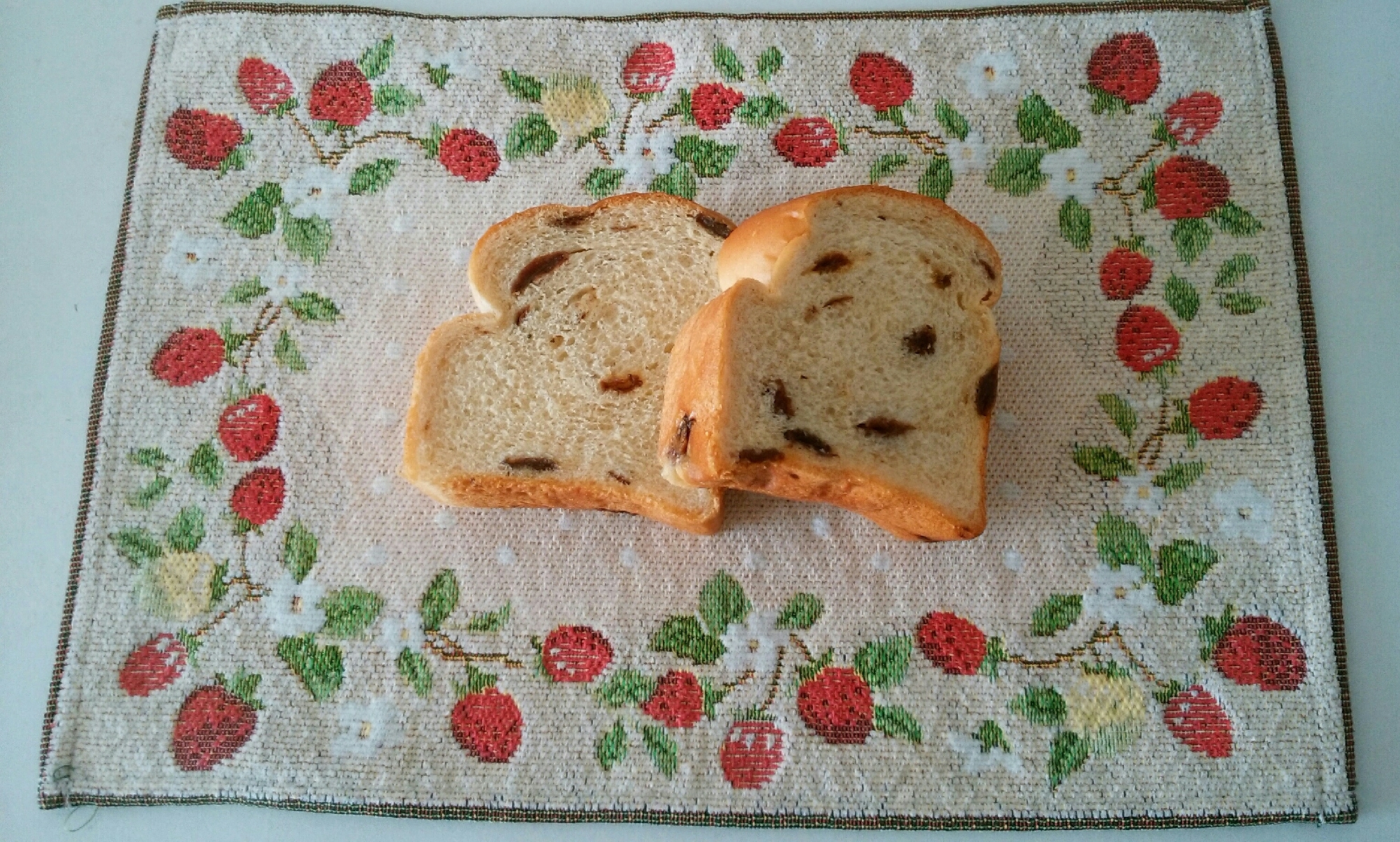 レーズンミニ食パン