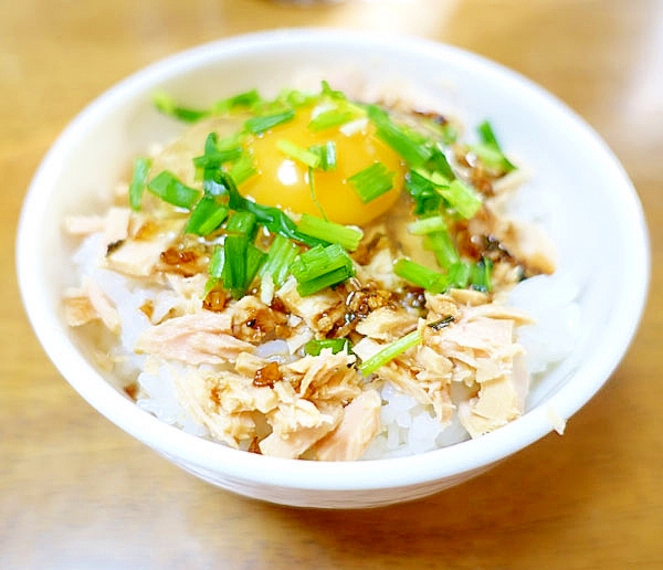 にんにく味がおいしい!ツナたまごかけご飯