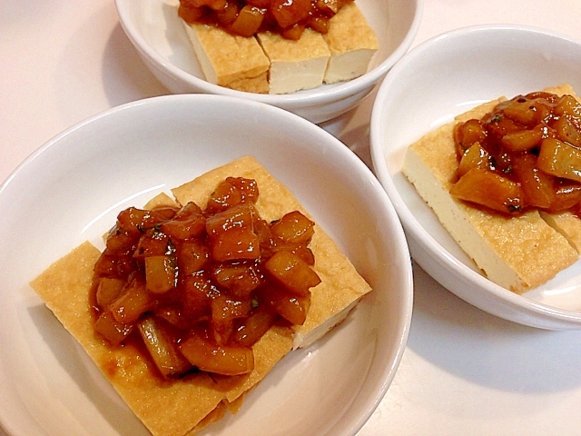 季節の風味です☆厚揚げのアケビ味噌ダレ