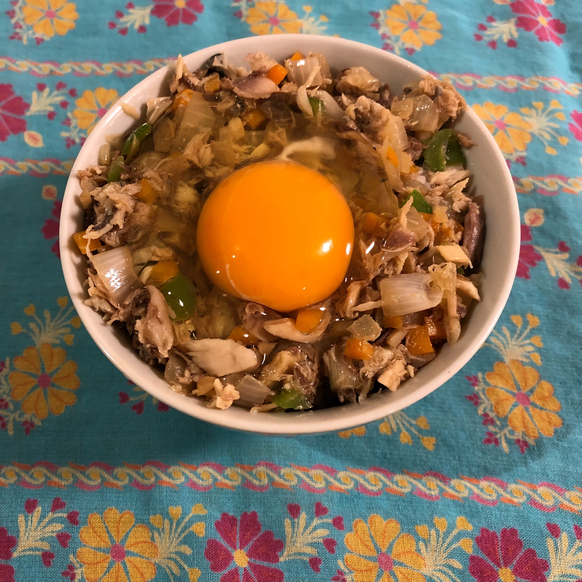 さばそぼろ(生卵のせ)